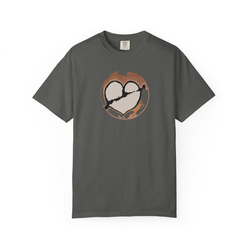 Gray t-shirt with a broken heart latte art print on its front side. Main colors: brown, gray, black (the arrow and part of the heart), orange.